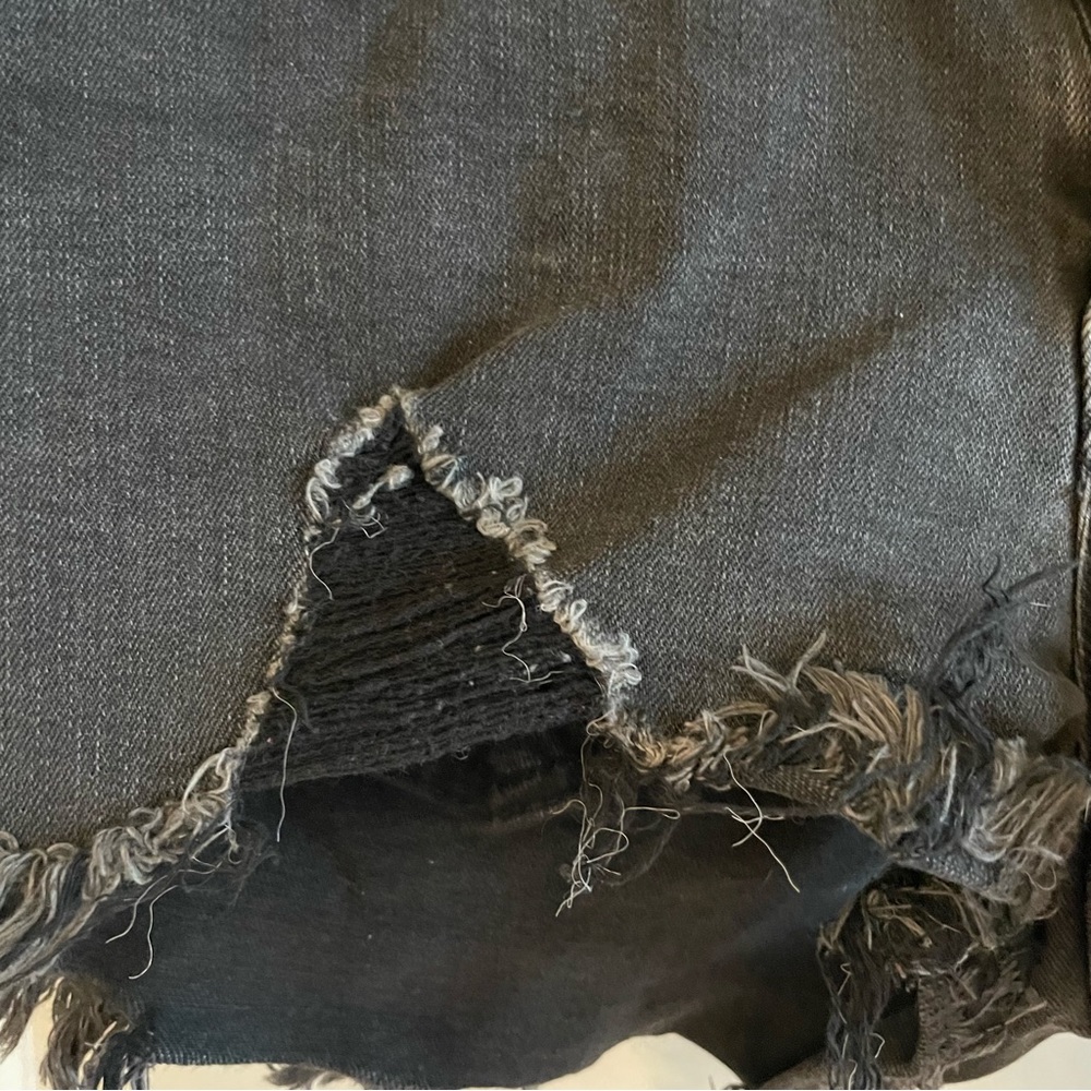 Express Dark, Distressed Shortie Jean Shorts (Relaxed, Low Rise) (Size 6) - Picture 4 of 4
